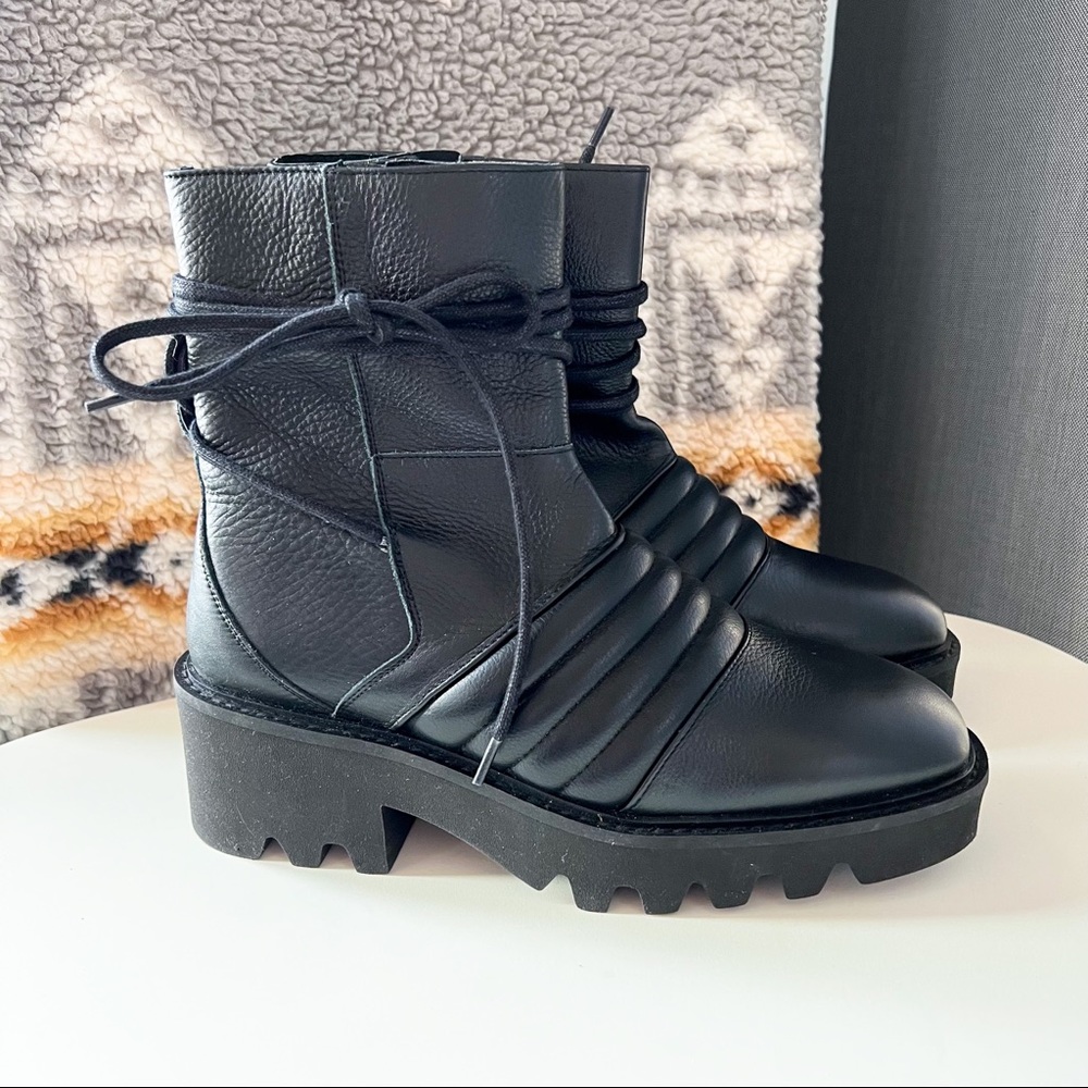 Free People Tori Padded Moto Black Leather Pull-On Lug Sole Ankle Boots Size 39 - Picture 3 of 9